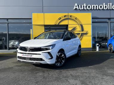 Voir le détail de l'offre de cette OPEL Grandland X 1.6 Turbo 225ch Hybride Elegance Business MY23 de 2024 en vente à partir de 48 999 € 