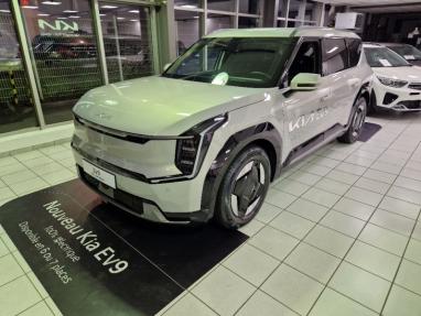 Voir le détail de l'offre de cette KIA EV9 204ch Earth 2WD de 2023 en vente à partir de 75 699 € 